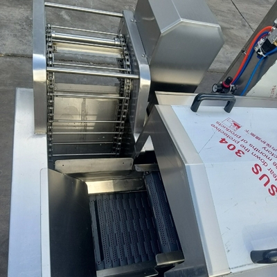 Machine à frire en acier inoxydable pour les nouilles de poulet, les frites et autres produits commerciaux