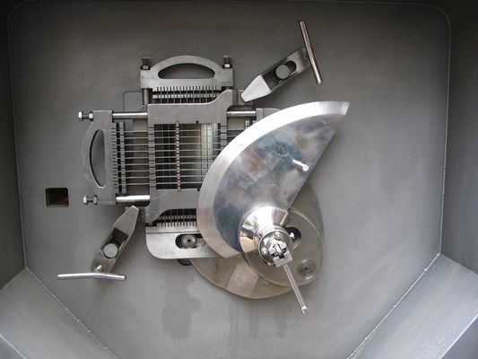1480x800x980mm acier inoxydable Dicer de viande congelée Cuber pour le traitement thermique processus