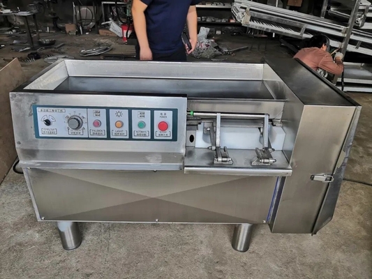 Augmentez l'efficacité de votre chaîne de production avec la machine de découpage de viande congelée de 3 kW