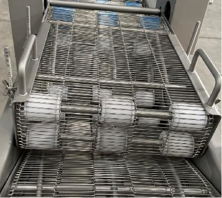 Machine à battre la viande pour la transformation thermique des produits de la viande de volaille et des fruits de mer