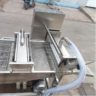 Machine automatique de battage et de pâtisserie de poisson pour le traitement thermique dans l'industrie alimentaire