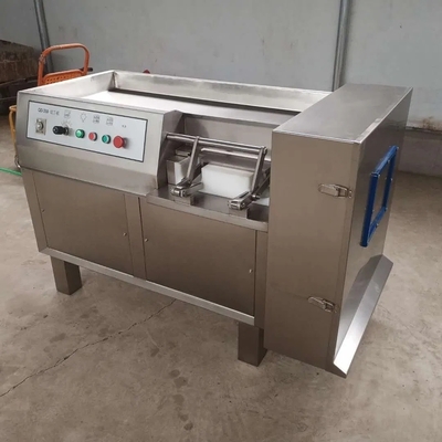 Coupeuse automatique de viande de canard pour la découpe des cubes de viande de poisson congelé
