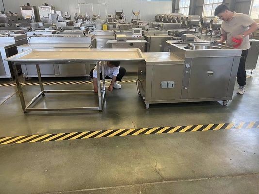 Machine de fabrication de saucisses de 60L avec une construction et un emballage robustes Taille de 120cm * 800cm * 120cm