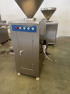 Machine d'emballage de saucisse facile d'entretien avec 60L Hopper Volume fonction de saucisse