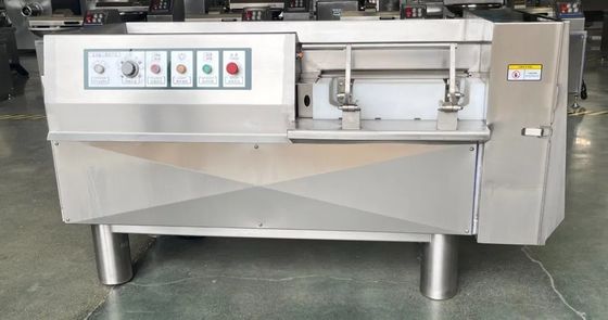 Machine à découper la viande de poulet sans os pour le traitement thermique de 500 kg