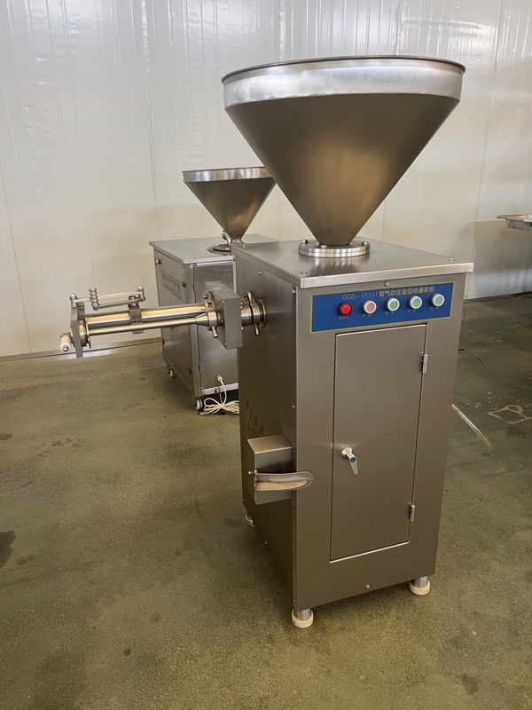 Machine de fabrication de saucisses de 60L avec une construction et un emballage robustes Taille de 120cm * 800cm * 120cm